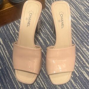 CHANEL Blush Pink Patent Leather Slide Mules